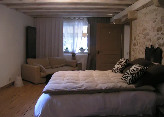 La Cour Pavee Bed & Breakfast Genolier photo
