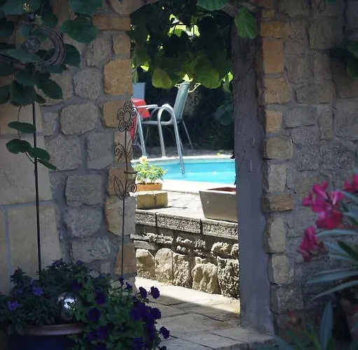 Hotel Charme Chez Brigitte Corcelles Foto